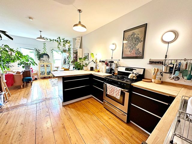 264 Sumner St 3, Boston, MA 02128