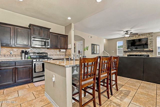 213 S MANZANITA Drive, El Paso, TX 79928