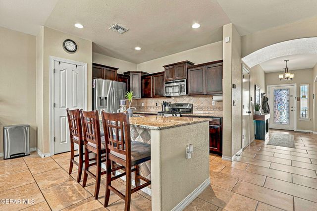 213 S MANZANITA Drive, El Paso, TX 79928