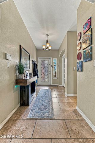 213 S MANZANITA Drive, El Paso, TX 79928