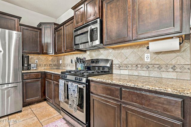 213 S MANZANITA Drive, El Paso, TX 79928