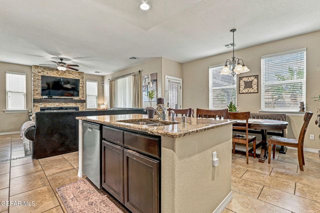 213 S MANZANITA Drive, El Paso, TX 79928