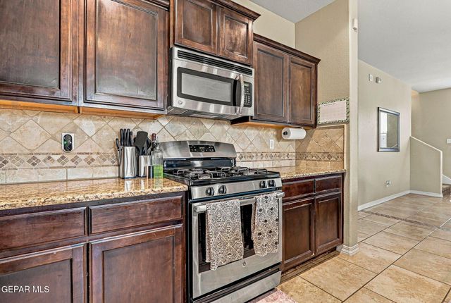 213 S MANZANITA Drive, El Paso, TX 79928