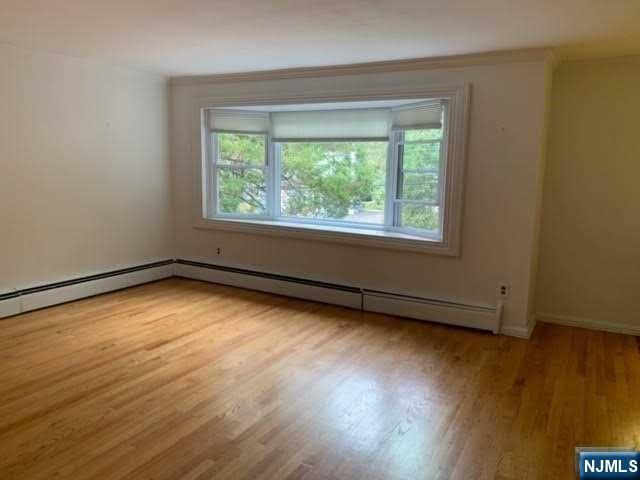 10 Lenox Avenue 2nd Floor, Ridgewood, NJ 07450