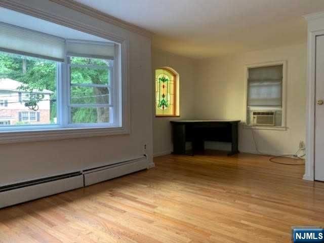 10 Lenox Avenue 2nd Floor, Ridgewood, NJ 07450