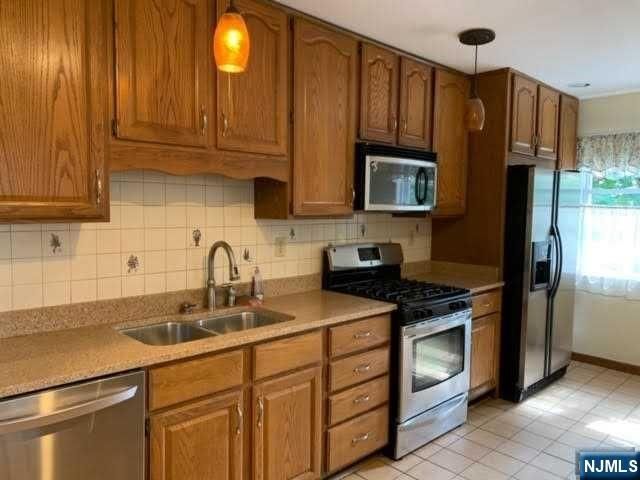10 Lenox Avenue 2nd Floor, Ridgewood, NJ 07450