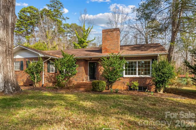 121 33rd Avenue NE, Hickory, NC 28601