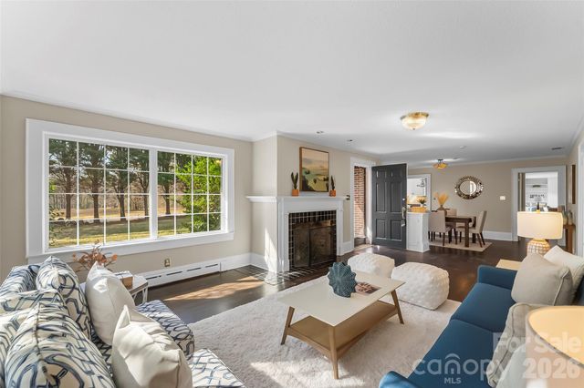 121 33rd Avenue NE, Hickory, NC 28601