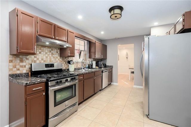 2727 Crestworth Lane, Buford, GA 30519