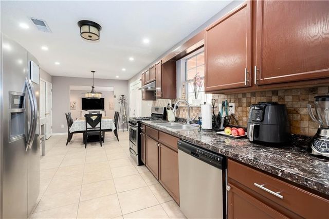 2727 Crestworth Lane, Buford, GA 30519