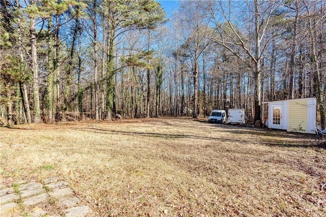 2727 Crestworth Lane, Buford, GA 30519