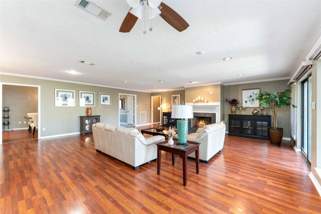 26418 Maplewood Drive, Oak Ridge North, TX 77386