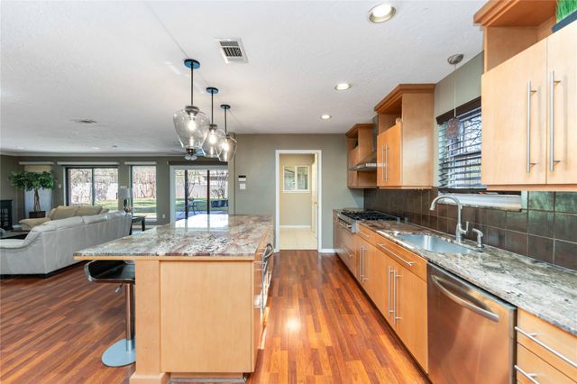 26418 Maplewood Drive, Oak Ridge North, TX 77386