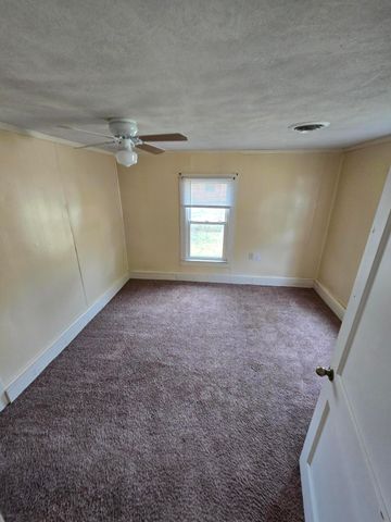 1018 E Locust, Bolivar, MO 65613