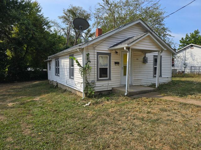 1018 E Locust, Bolivar, MO 65613
