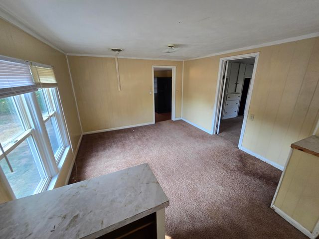 1018 E Locust, Bolivar, MO 65613