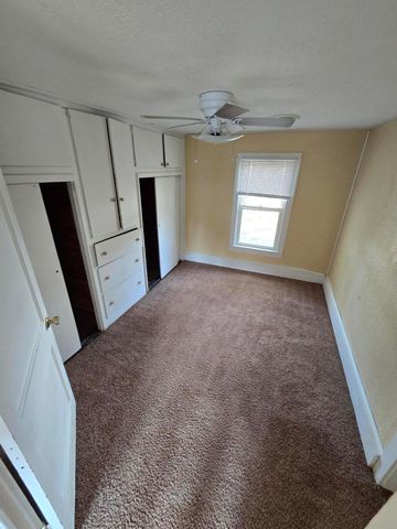 1018 E Locust, Bolivar, MO 65613