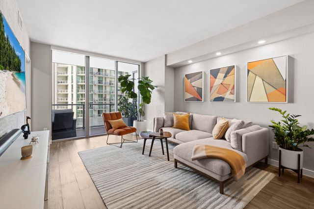 1300 BRICKELL BAY 2105, Miami, FL 33131