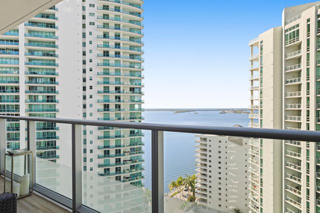 1300 BRICKELL BAY 2105, Miami, FL 33131