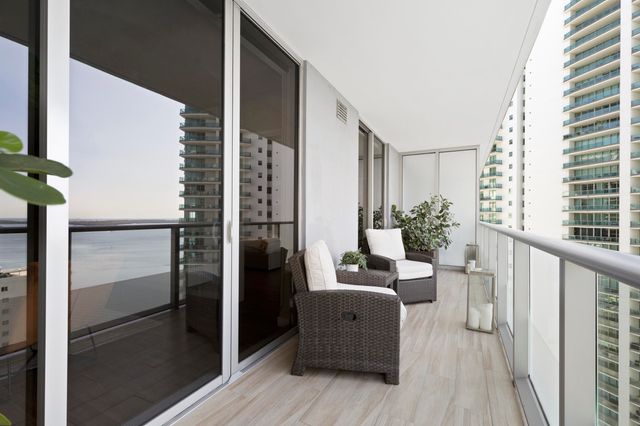 1300 BRICKELL BAY 2105, Miami, FL 33131