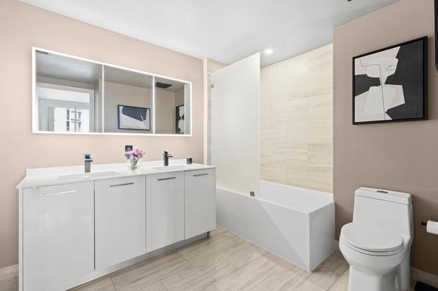 1300 BRICKELL BAY 2105, Miami, FL 33131