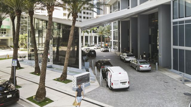 1300 BRICKELL BAY 2105, Miami, FL 33131