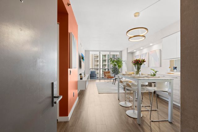 1300 BRICKELL BAY 2105, Miami, FL 33131