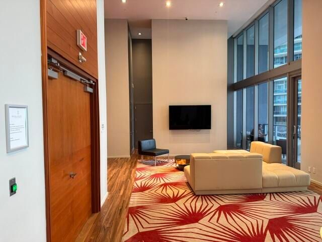 1300 BRICKELL BAY 2105, Miami, FL 33131