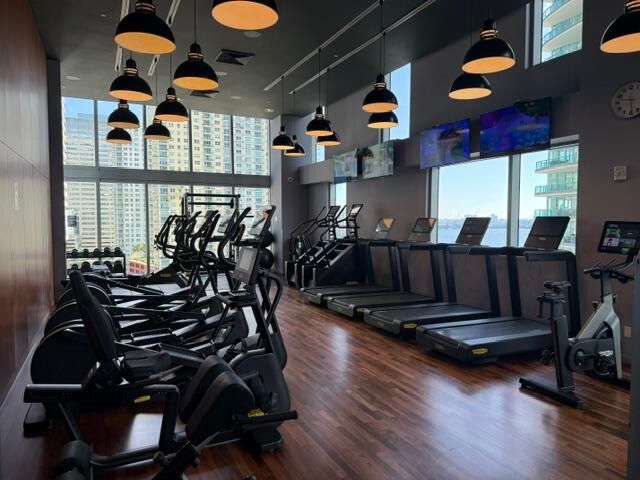 1300 BRICKELL BAY 2105, Miami, FL 33131