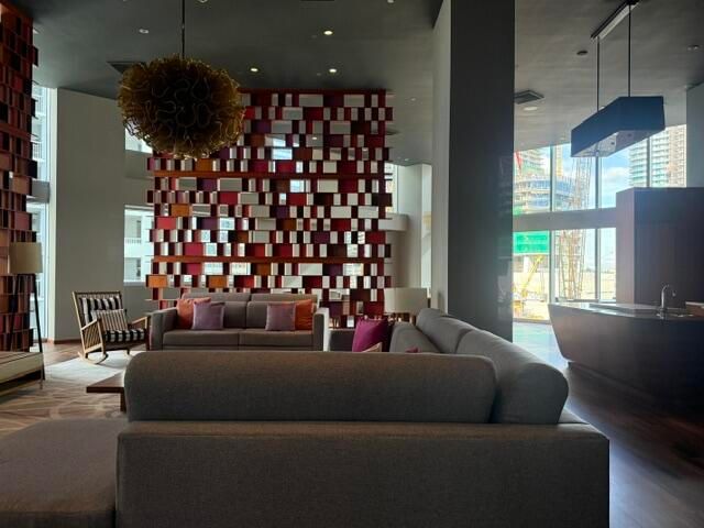 1300 BRICKELL BAY 2105, Miami, FL 33131