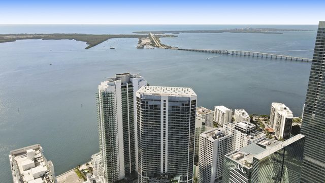 1300 BRICKELL BAY 2105, Miami, FL 33131