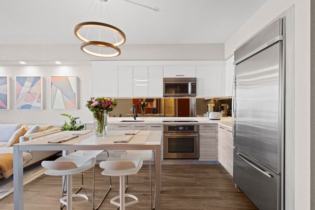 1300 BRICKELL BAY 2105, Miami, FL 33131