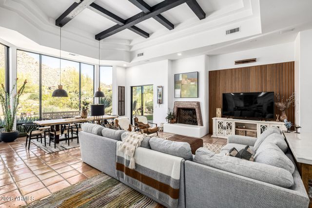 10801 E HAPPY VALLEY Road 24, Scottsdale, AZ 85255