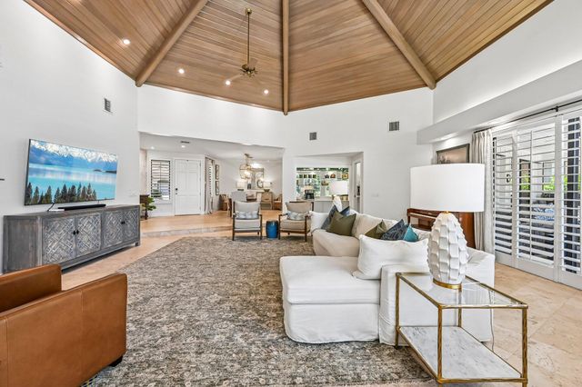 15 Carrick Road, Palm Beach Gardens, FL 33418