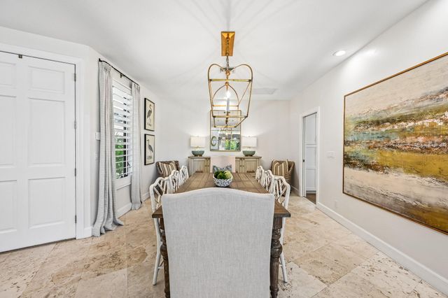 15 Carrick Road, Palm Beach Gardens, FL 33418