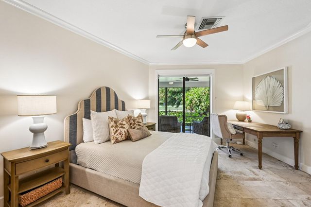 15 Carrick Road, Palm Beach Gardens, FL 33418