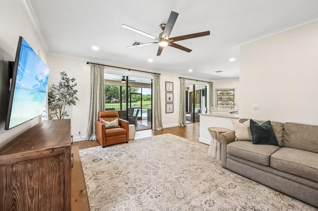 15 Carrick Road, Palm Beach Gardens, FL 33418