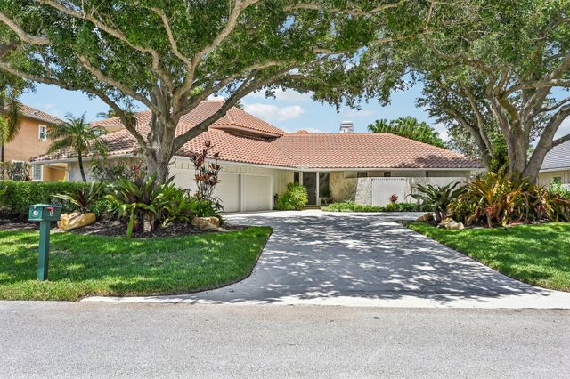 15 Carrick Road, Palm Beach Gardens, FL 33418