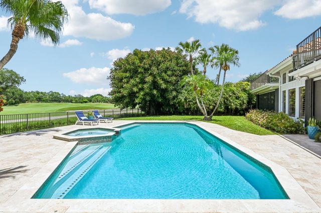 15 Carrick Road, Palm Beach Gardens, FL 33418