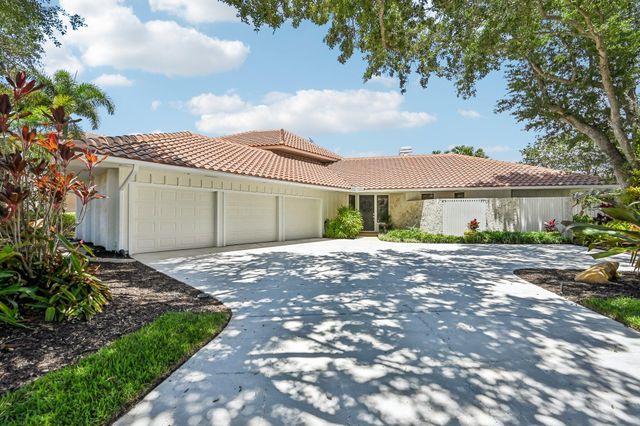 15 Carrick Road, Palm Beach Gardens, FL 33418