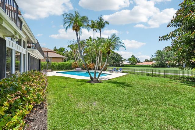 15 Carrick Road, Palm Beach Gardens, FL 33418