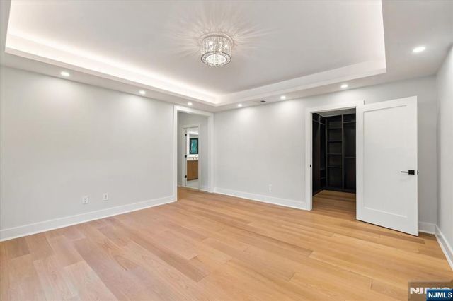 15 Green Way, Mahwah, NJ 07430