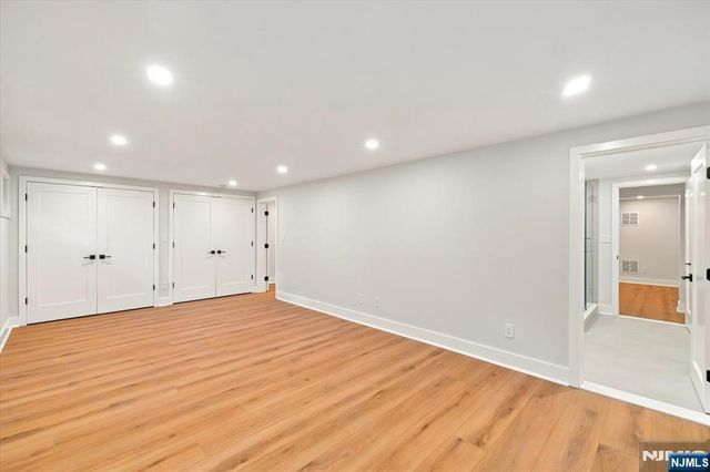 15 Green Way, Mahwah, NJ 07430