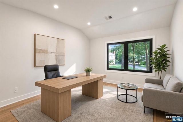 15 Green Way, Mahwah, NJ 07430