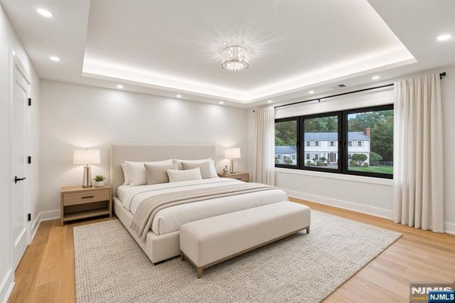 15 Green Way, Mahwah, NJ 07430