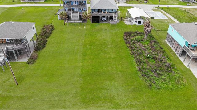 1117 Blue Water Drive, Crystal Beach, TX 77650