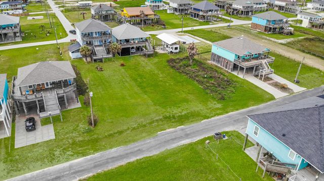 1117 Blue Water Drive, Crystal Beach, TX 77650