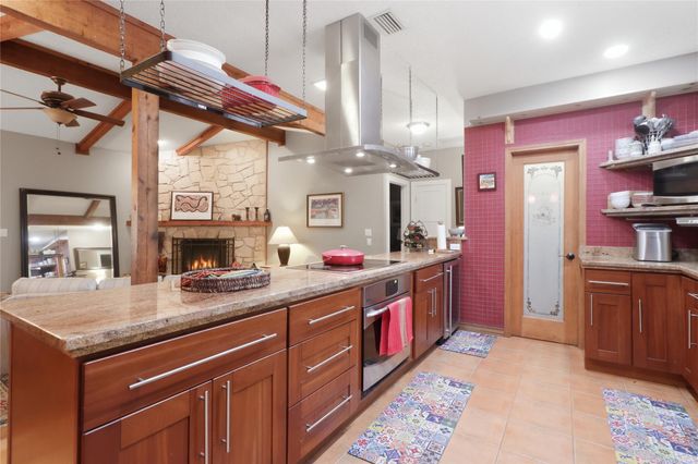 102 N Lake Hills DR, Austin, TX 78733