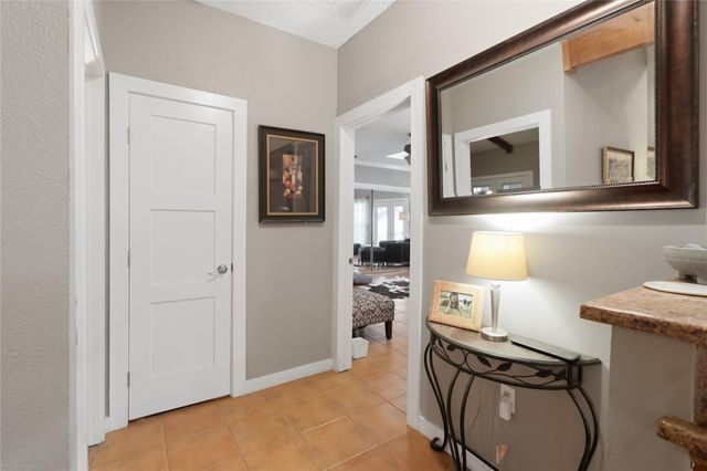 102 N Lake Hills DR, Austin, TX 78733
