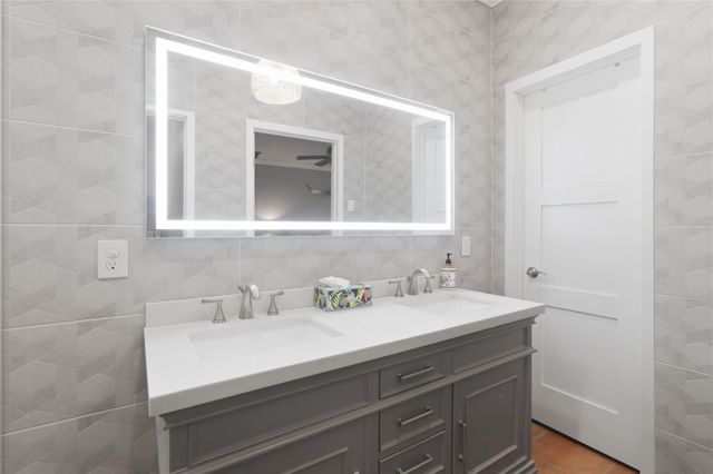 102 N Lake Hills DR, Austin, TX 78733